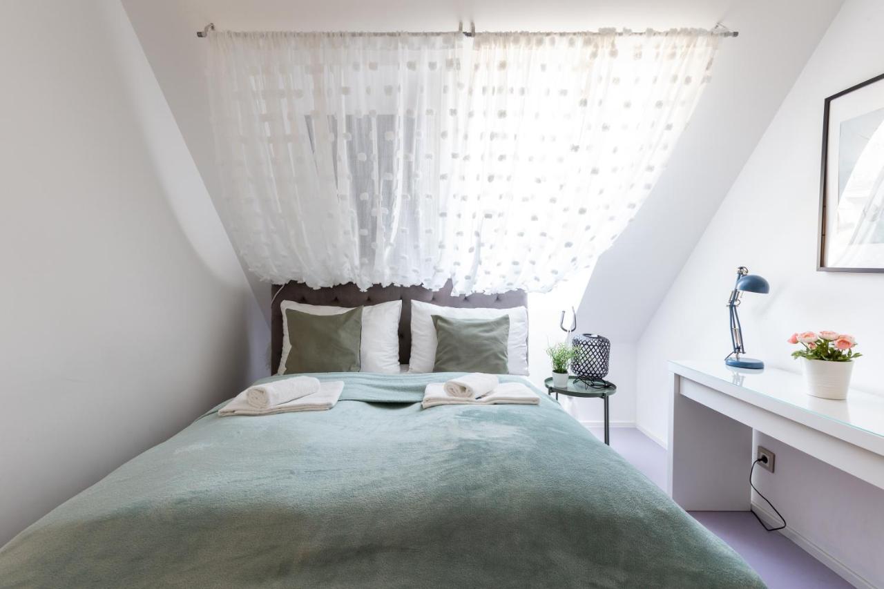 Julius 28 - Duplex Apartment 5 Mins To City Center Wina Bagian luar foto